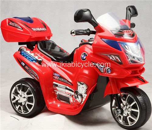 Motosiklette Bebek Elektrik Yolculuğu